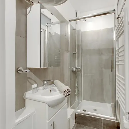 Appartement Au Coeur De - Confort & Style